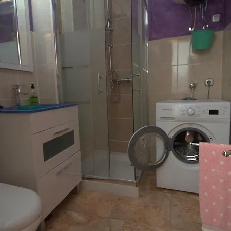 Family Friendly Apartment *